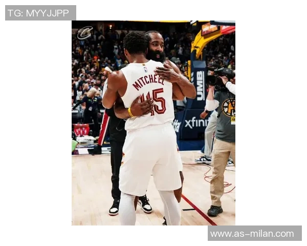 骑士今日训练照曝光哈登与米切尔备战明日凯尔特人之战